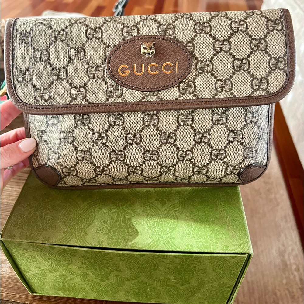 NEO VINTAGE GG SUPREME BELT BAG